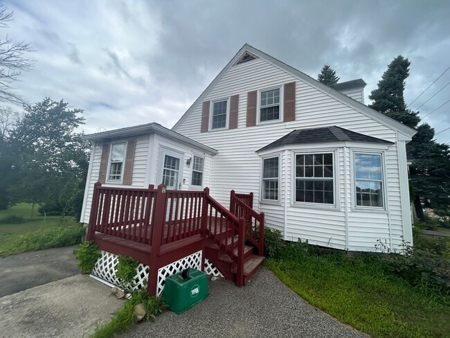 Building Photo - 1430 Woodbury Ave