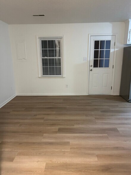 Building Photo - 5290 Waterlick Rd