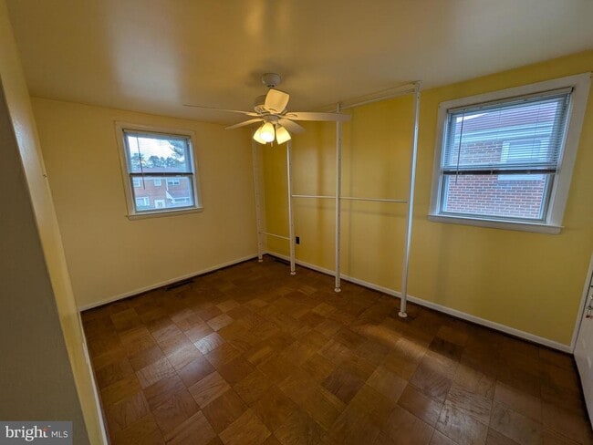 Building Photo - 1111 Circle Dr