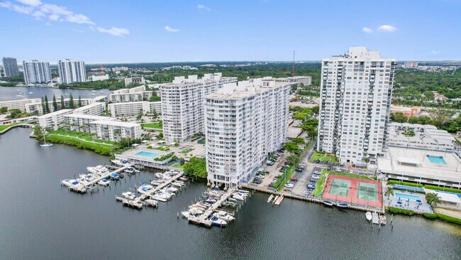 Primary Photo - 18051 Biscayne Blvd