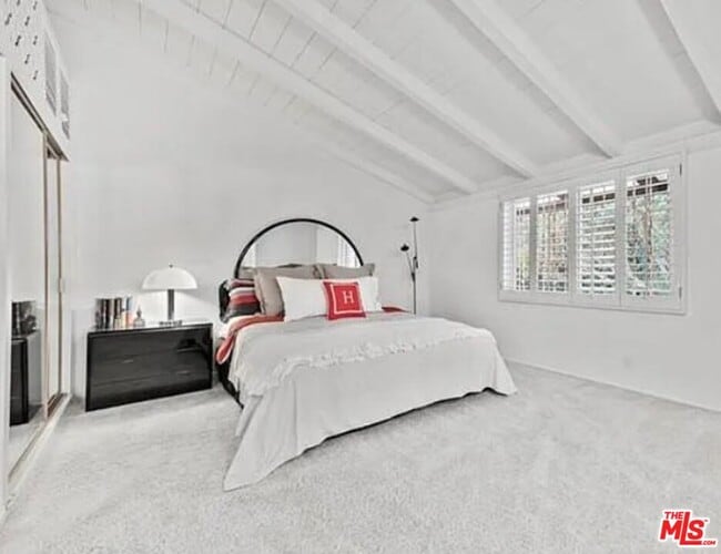 Building Photo - 4363 Hayvenhurst Ave