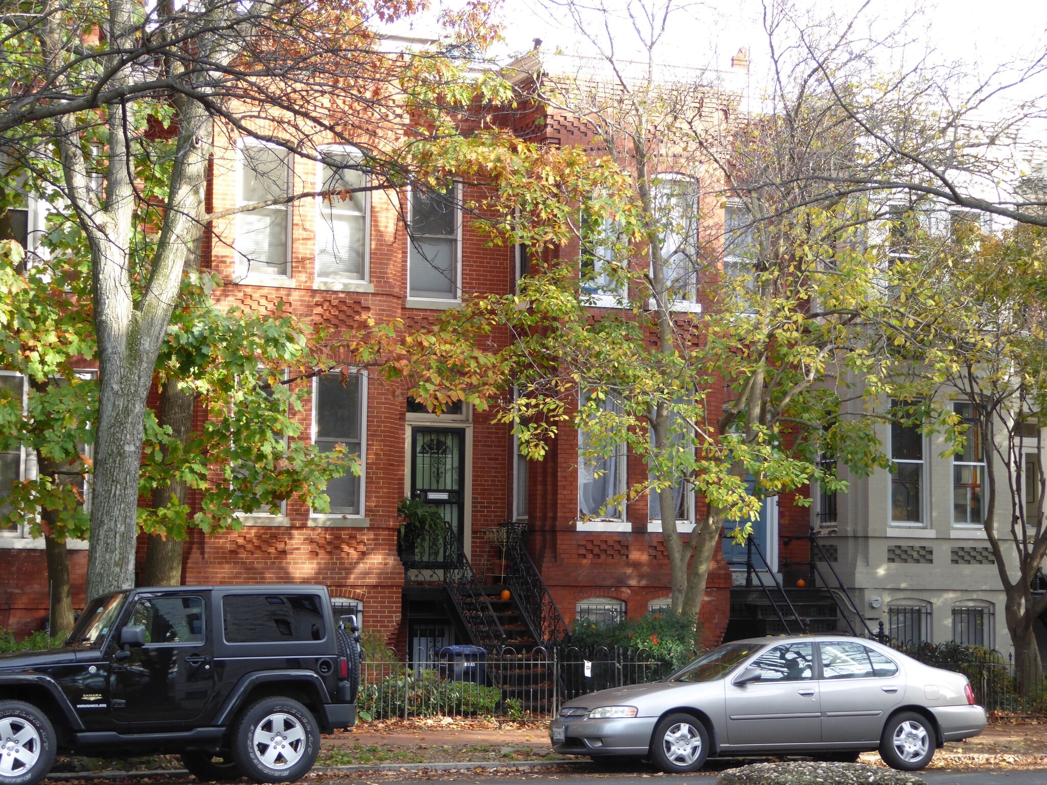 Building Photo - 106 9th St SE