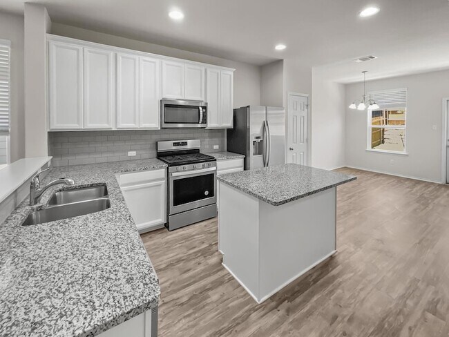 Building Photo - 595 Eves Necklace Dr.