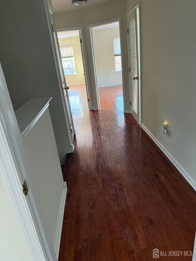 Building Photo - 1301 Dahlia Cir