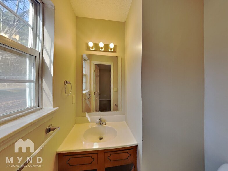 Building Photo - 202 Jubilee Dr