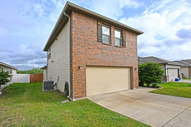 Building Photo - 138 Buttercup Bnd