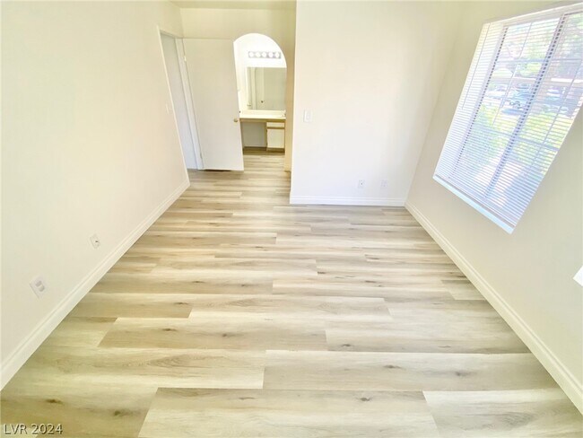 Building Photo - 2200 S Fort Apache Rd