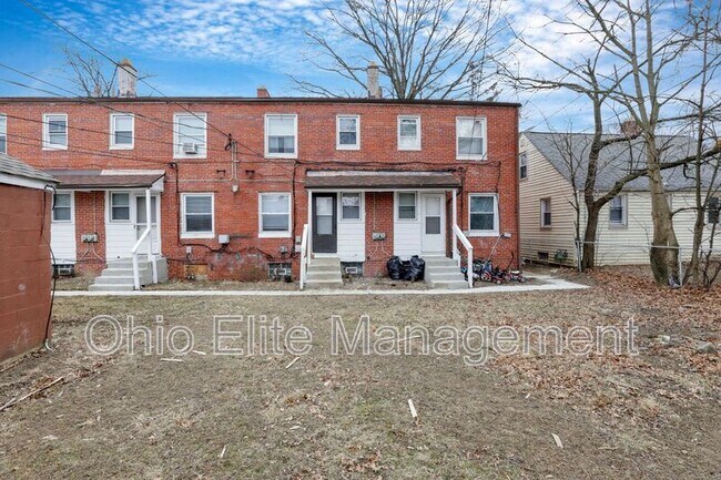 Building Photo - 2235 Homestead Dr