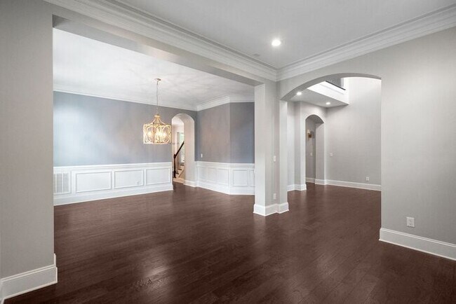 Building Photo - Stunning All-Brick Home in BridgeMill Community!
