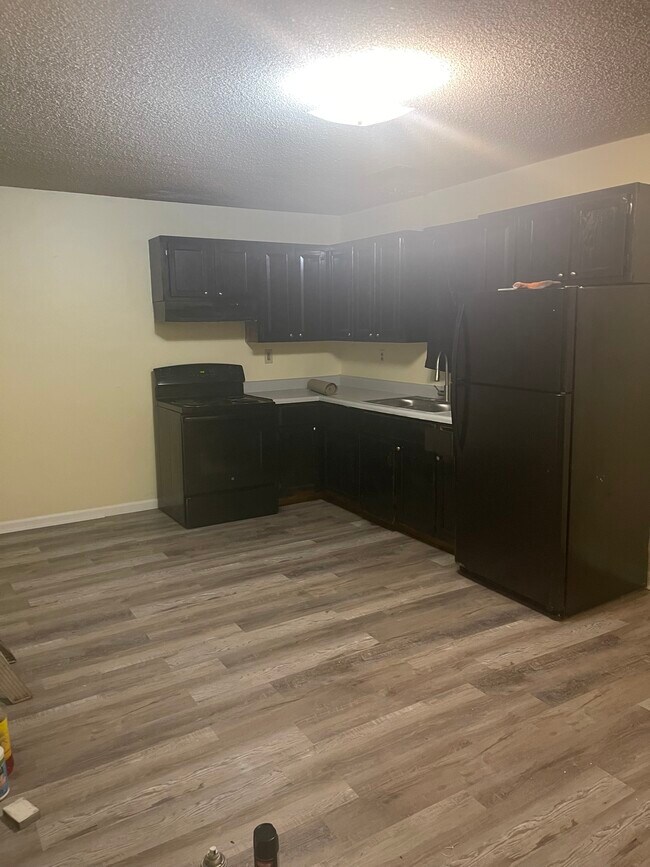 Building Photo - 1028 Simmons Dr