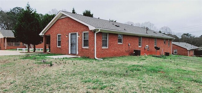 Building Photo - 1837 Access Rd