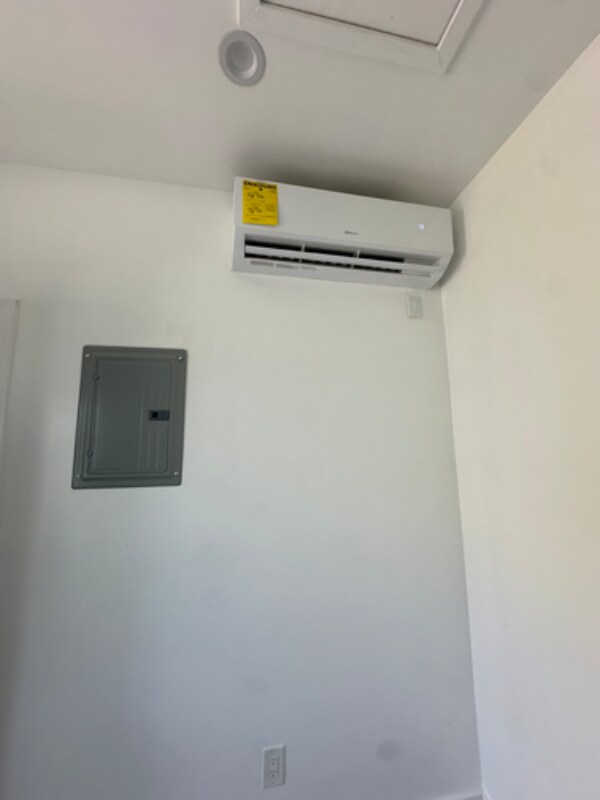 Building Photo - 1031 E Cruces St