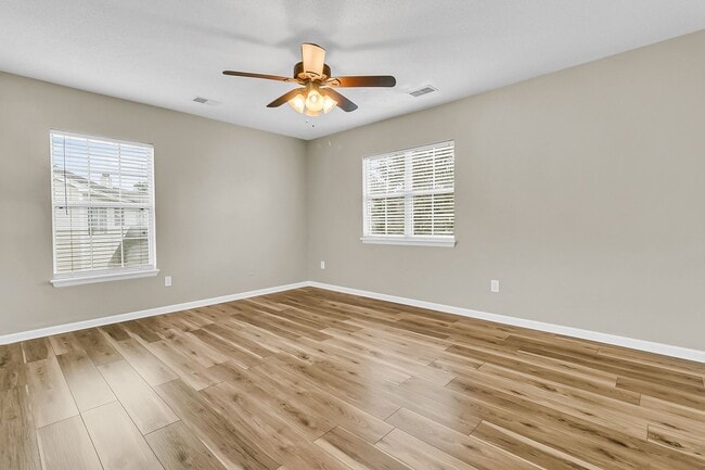 Building Photo - Recently Updated 4 bedroom 2.5 bathroom two story home available in Ladson!