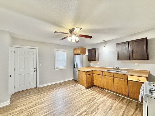 Building Photo - 710-712 S Ringold St