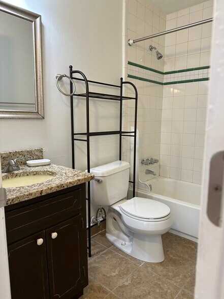 Building Photo - 2953 Lexington Trace Dr SE