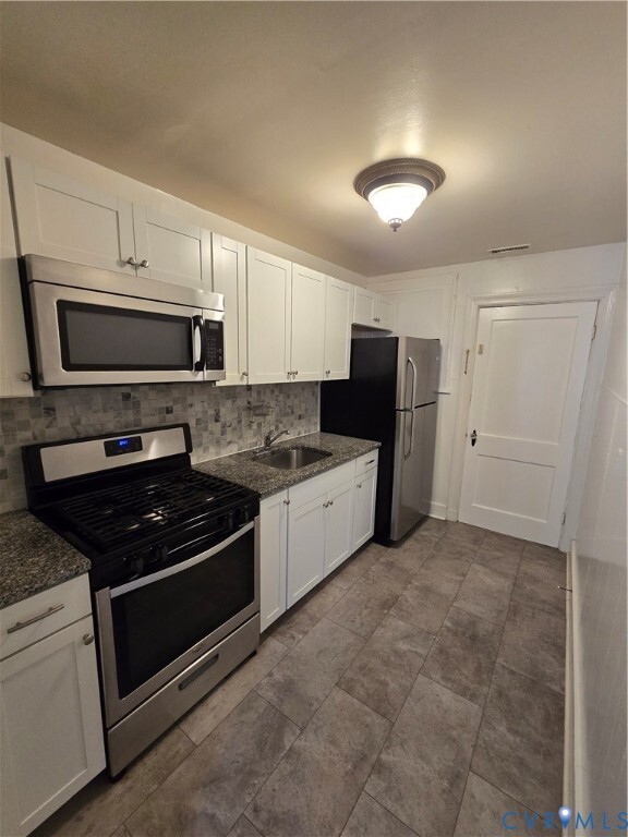 Building Photo - 2117 Clarke St