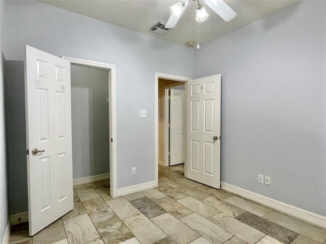 Building Photo - 13834 Clear Trail Ln