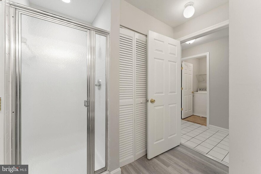 Building Photo - 1060 Gardenview Loop
