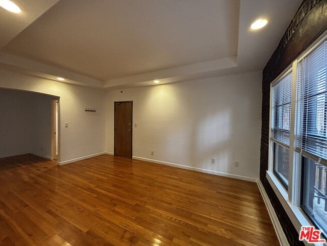 Building Photo - 361 S Detroit St