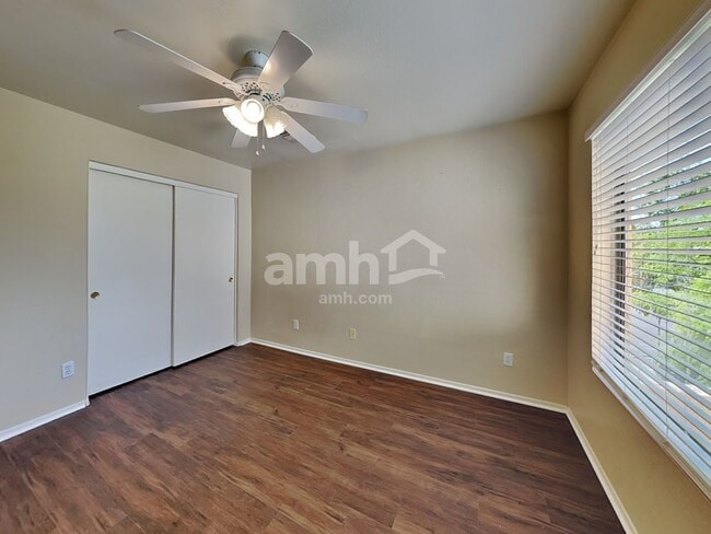 Building Photo - 2132 S Bernard