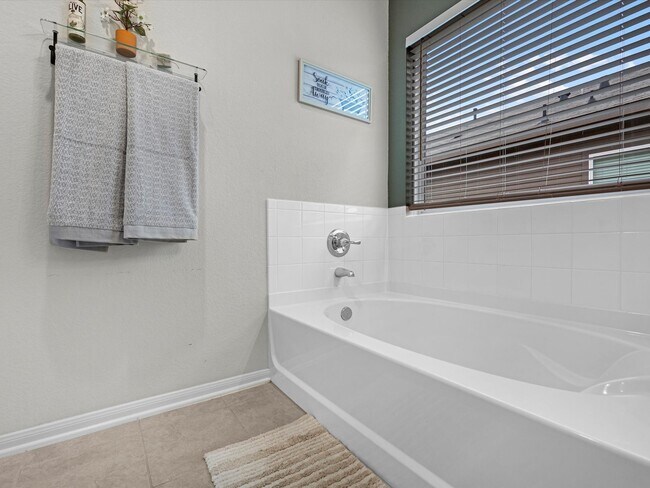 Building Photo - 1123 Station Manor Ln