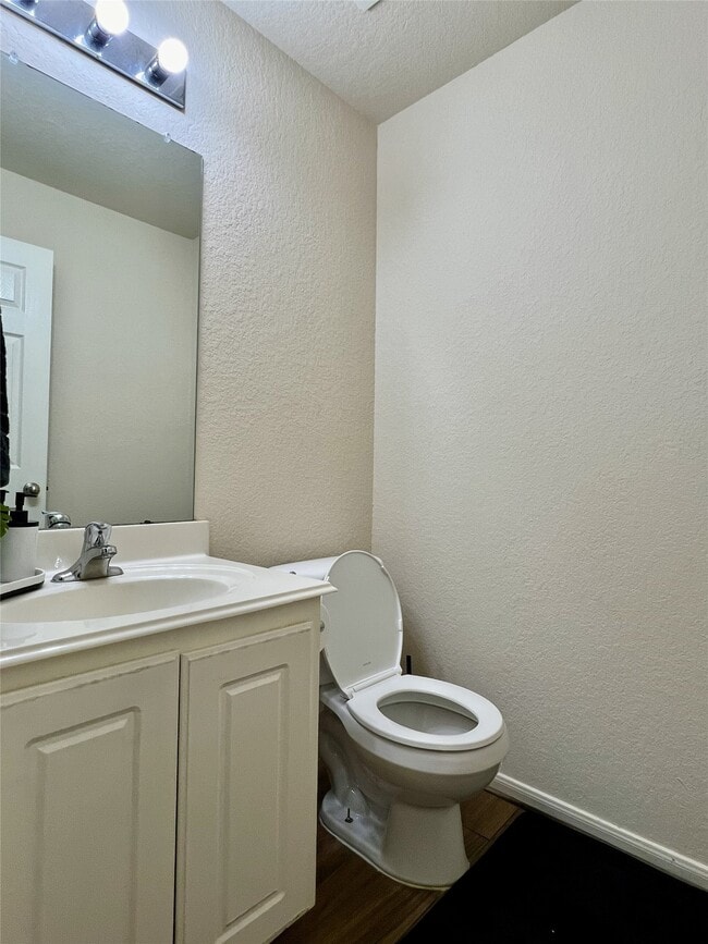 Building Photo - 839 Westwood Glen Ln