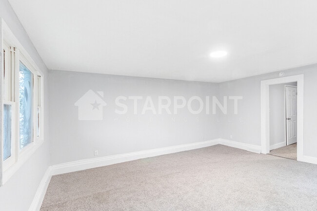 Building Photo - 2631 Northwestern Pkwy