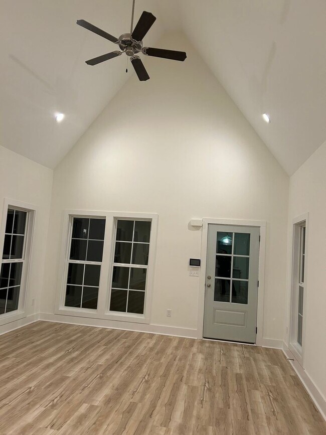Building Photo - Charming 2BR House in Opelika