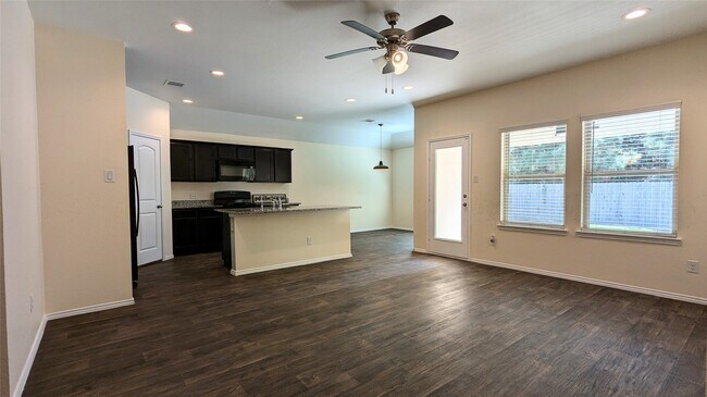Building Photo - 568 Rd 5138