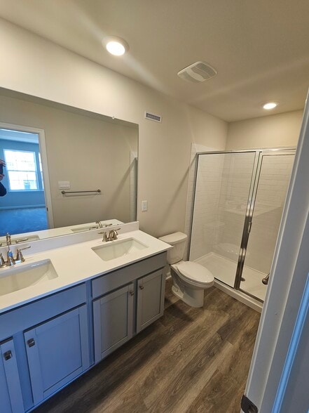 Master BedRoom Bathroom - 44 Elliot Ln