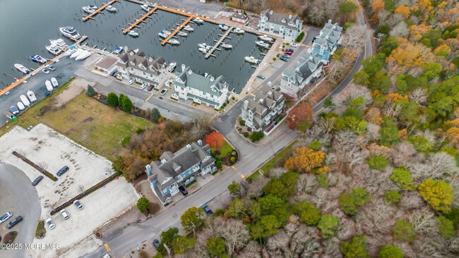 Building Photo - 336 E Lacey Rd