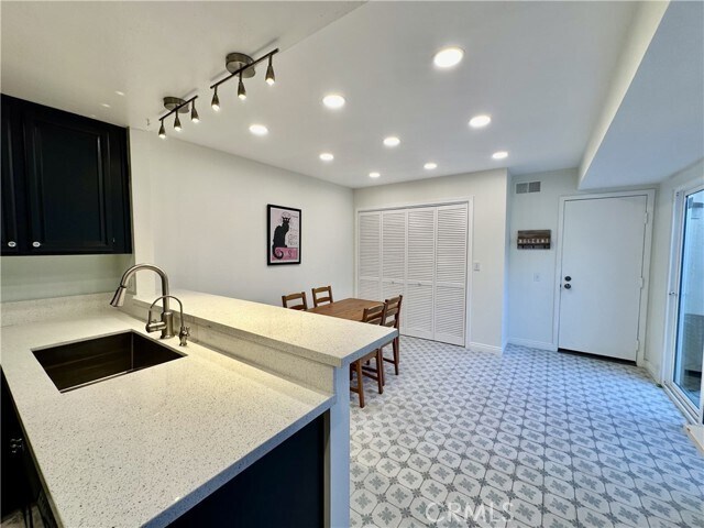 Building Photo - 19 Dartmouth