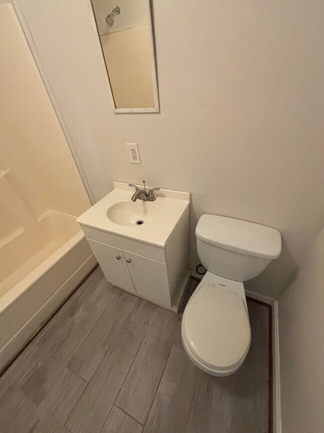 Building Photo - 26/28 Gardner Dr.