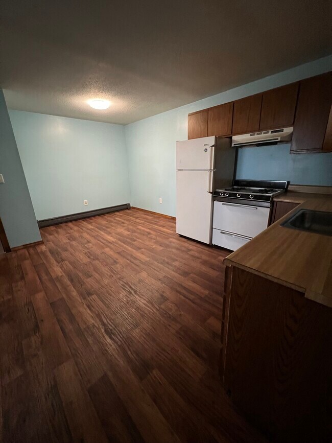 Building Photo - 25 Haffards St