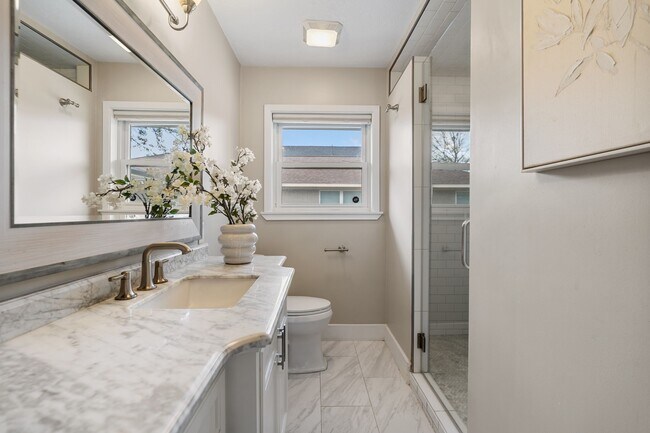 Building Photo - 1902 De Milo Dr