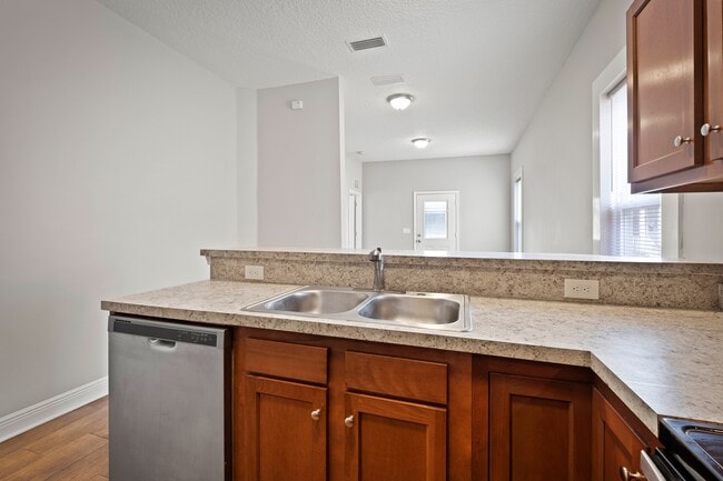 Building Photo - 1945 Redell St