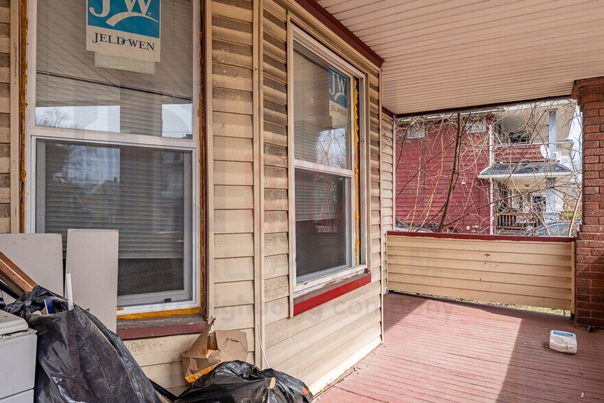 Building Photo - 14001 Idarose Ave