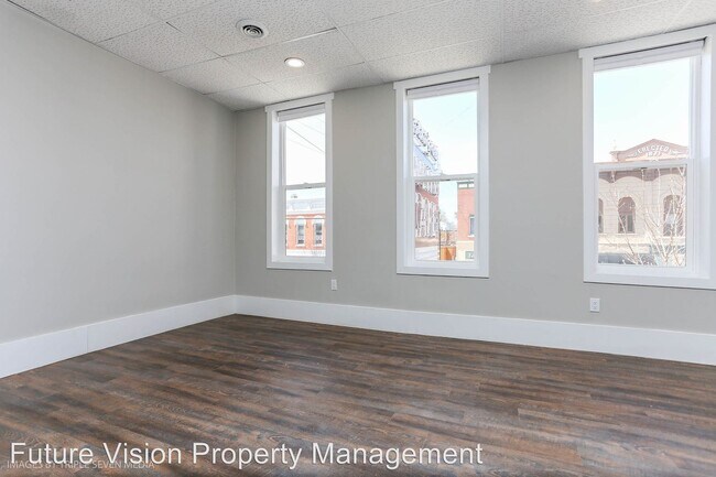 Building Photo - 503 1/2 Liberty St