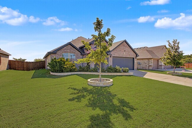 Building Photo - Beautifully Maintained Home on Greenbelt!