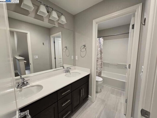 Building Photo - 8553 Waveside Wy