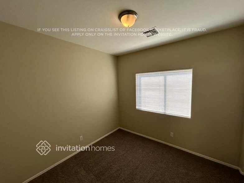 Building Photo - 3102 E Roeser Rd