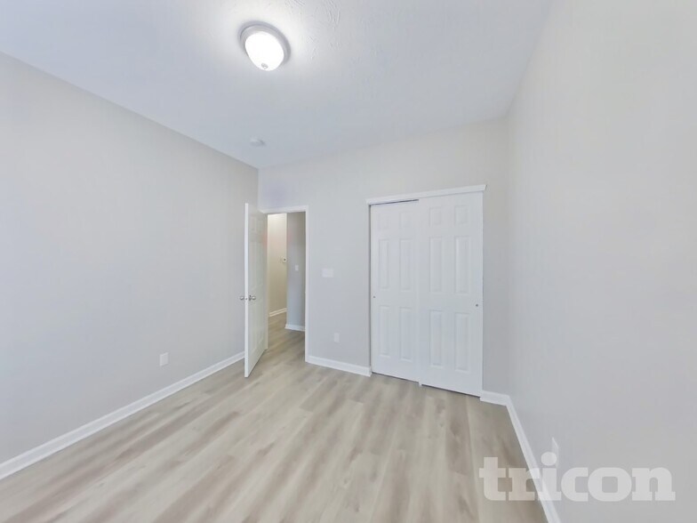 Building Photo - 4714 Angelica Dr