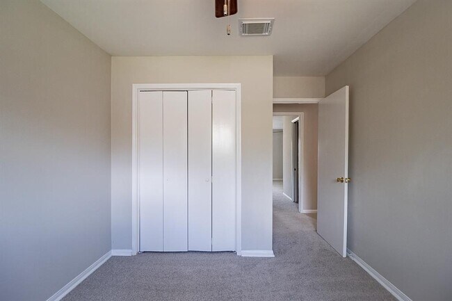 Building Photo - 12406 Nova Dr