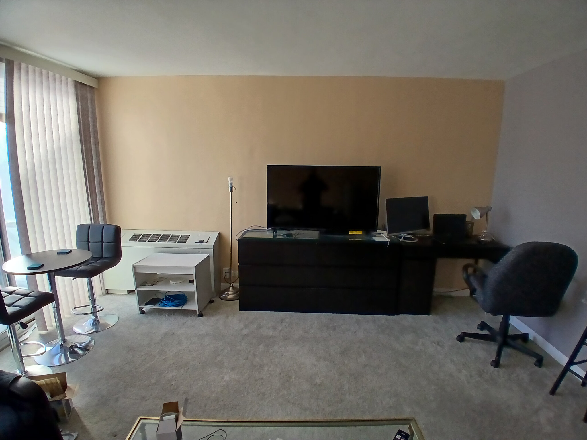 55'' TV - 5601 N Sheridan Rd