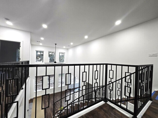 Building Photo - 14811 Wallach Dr