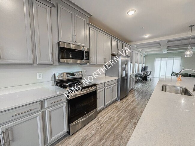 Building Photo - 10336 Ratcliffe Trl