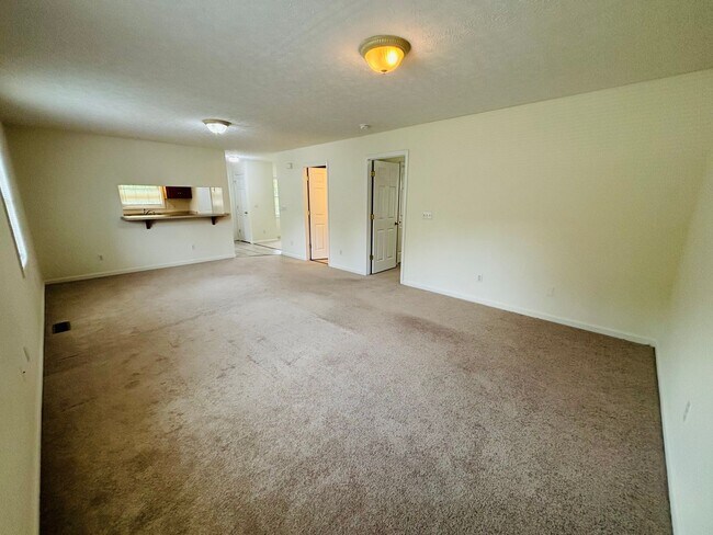 Building Photo - 206 Reynolds Ave