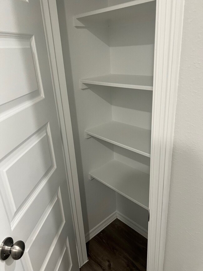 Building Photo - 26010 Emory Holw Dr