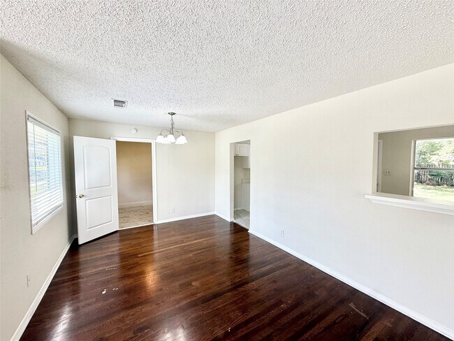 Building Photo - 5315 Newkirk Ln