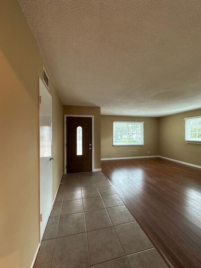 Building Photo - Stunning 5 bedroom tree lined cul-de-sac street in West Hills